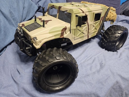 Huge petrol hummer - huge, 1/5th