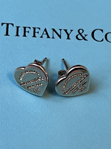 Tiffany return to - &,