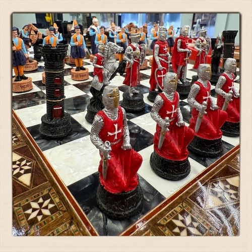 Crusaders chess set - crusaders,