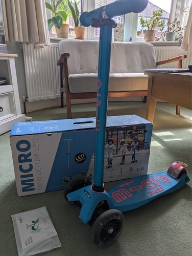 Led wheel micro - scooter, blue