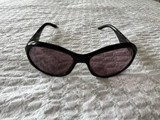 GUESS Prescription Reading Sunglasses. Black Frame. With Case