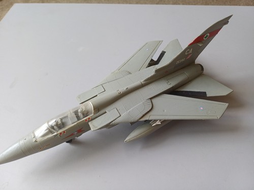 Kit built model - kit, 1:72