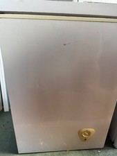 Freestanding deep white