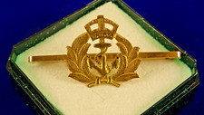 Vintage 9ct Gold ROYAL NAVY