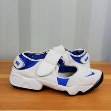 *RARE* UK 5.5 - Nike Rift