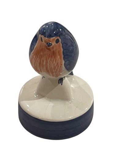 Rye pottery robin figurine - rye,