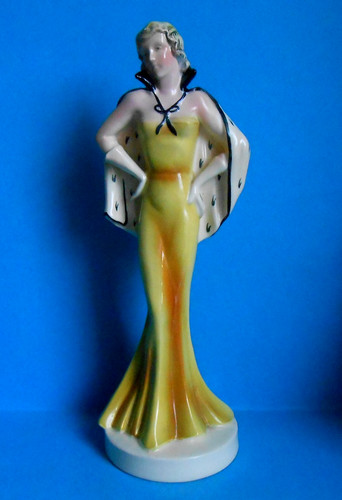 Czecho figurine lady - ~, ~