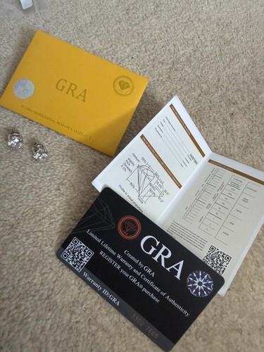 8ct total moissanite - 8ct,
