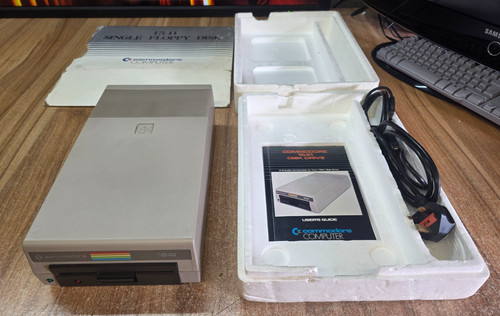 Boxed commodore 1541 - commodore, alps