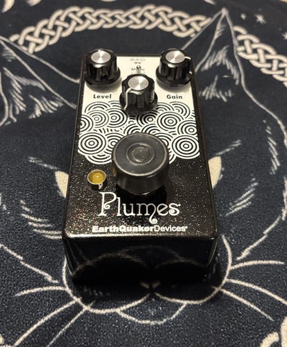Earthquaker devices eqd - eqd, plumes