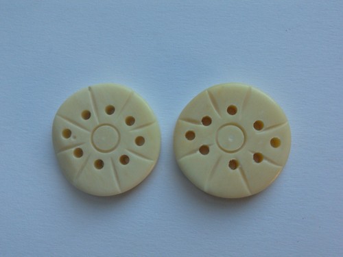 Round handmade bone - round, buttons