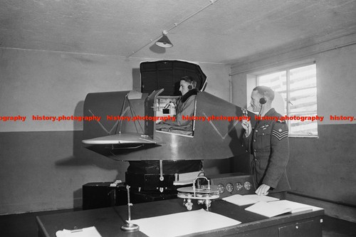F010253 raf pilots training - pilots,
