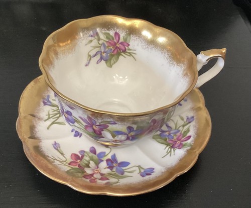 Cup and saucer - saucer, albert