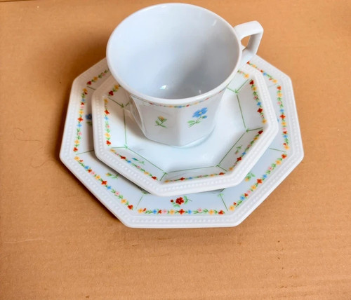 Pretty fairfield fine china - fairfield,