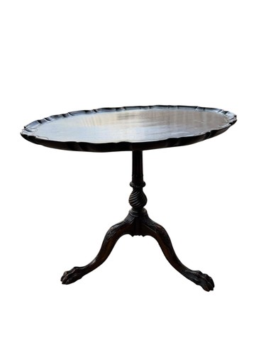 Oval topped piecrust mahogany - topped,