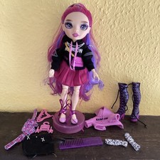 Rainbow High Emi Vanda Series 3 Fashion Doll