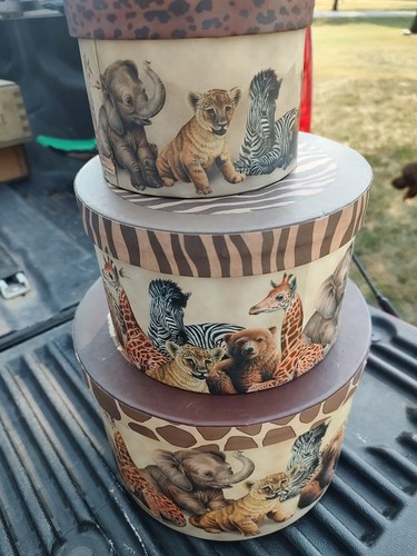 Nesting boxes with animals - nesting,