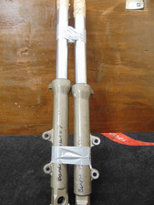 SUZUKI GSF600 BANDIT MK1 FRONT FORKS SPARES OR REPAIRES STANCHIONS ARE STRAIGHT