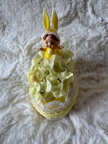 Vintage easter egg - egg, diorama