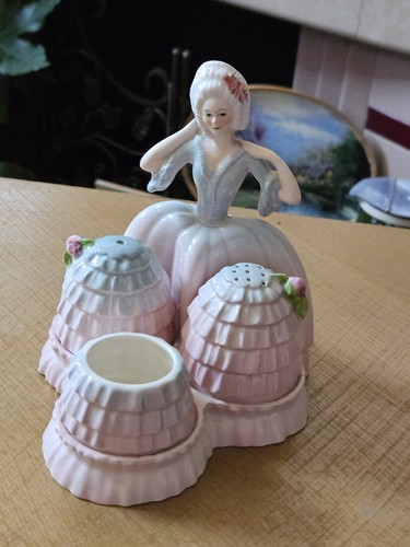 Carlton ware crinoline - carlton,