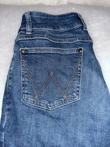 Women wrangler bootcut - women’s,