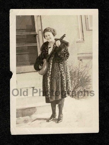 Woman leopard print fur - leopard,