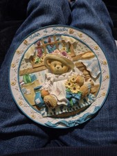 1997 Maker of Miracles Mom Sitting In Kitchen Plate Cherished Teddies 303046