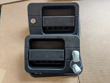 To Fit Early Iveco Eurocargo Pair Aftermarket Cab Door Handles with Keys