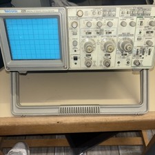 Tektronix 2211 Digital Storage