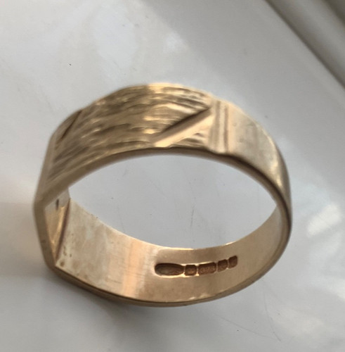 Classic solid 9ct - solid,