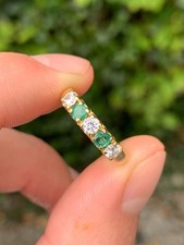 18ct gold emerald 5 stone ring