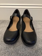 Woman’s Clarks Active Air Wedge Shoes Size 6 Black Leather