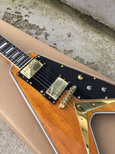 Flying electric guitar - v,