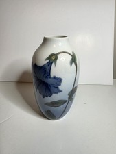 Royal Copenhagen Vase 1910/239