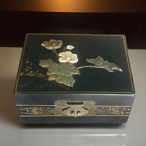 Vintage chinoiserie black - vintage,