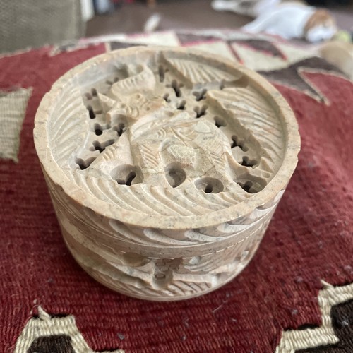 Soapstone round lidded - lidded, trinket