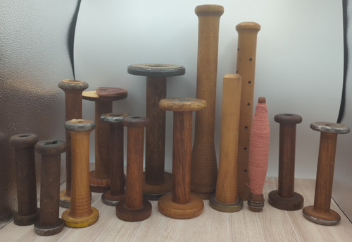 Lot antique wooden yarn - antique,