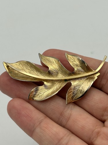 Vintage metal gold tone - metal,