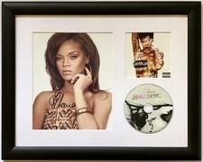 Rihanna / Signed Photo /