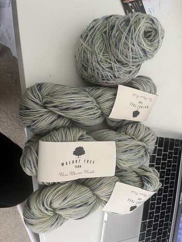 Three skeins walnut - of,