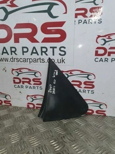 Toyota yaris wing trim - toyota,