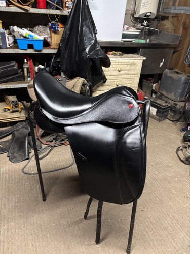 Kent masters dressage saddle - kent&masters,