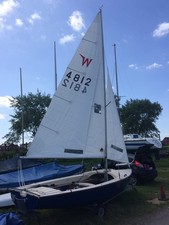 wayfarer sailing dinghy for sale cream deck blue hull