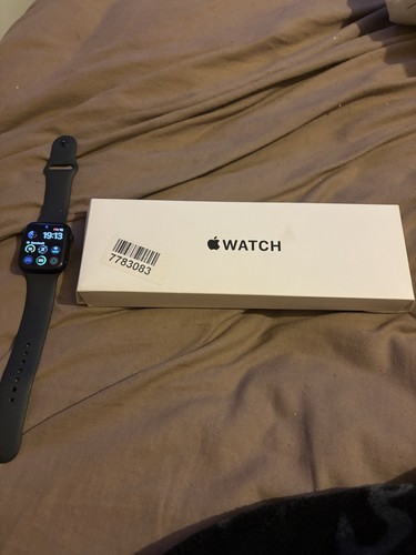 Apple watch series se3 - watch,