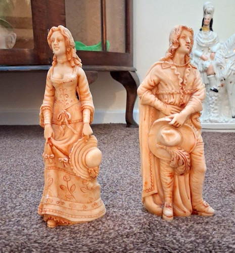 Beige people figurines l - figurines,