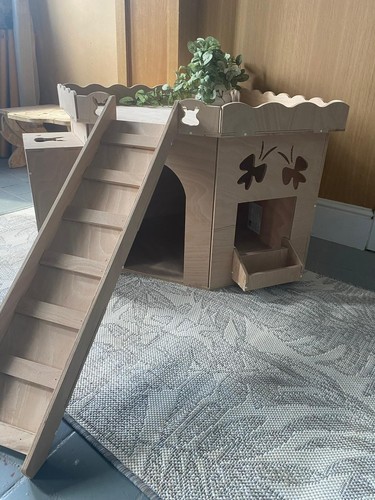 Small pet house - ,