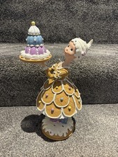 CUPCAKES AND CASHMERE CAKE