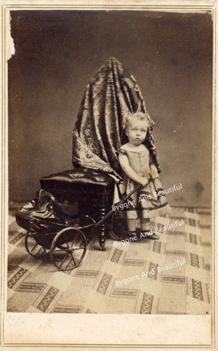 Cdv hidden mother unusual - cdv,