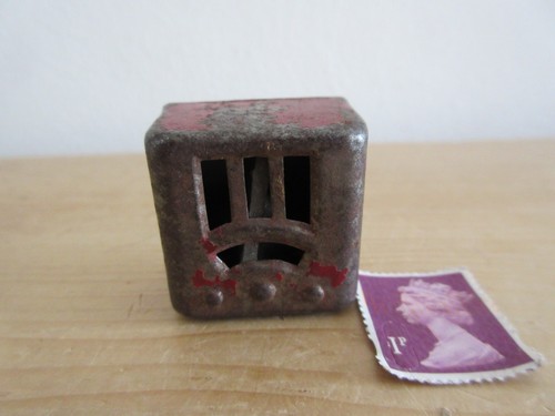 Vintage radio pencil sharpener - radio,