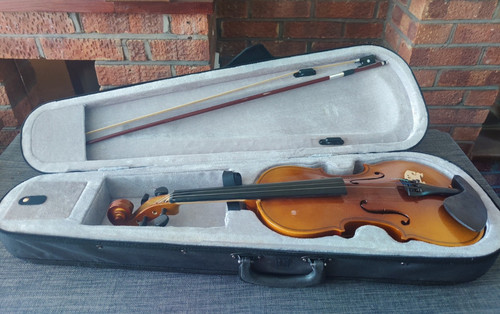 Full size acoustic - 4/4, violin